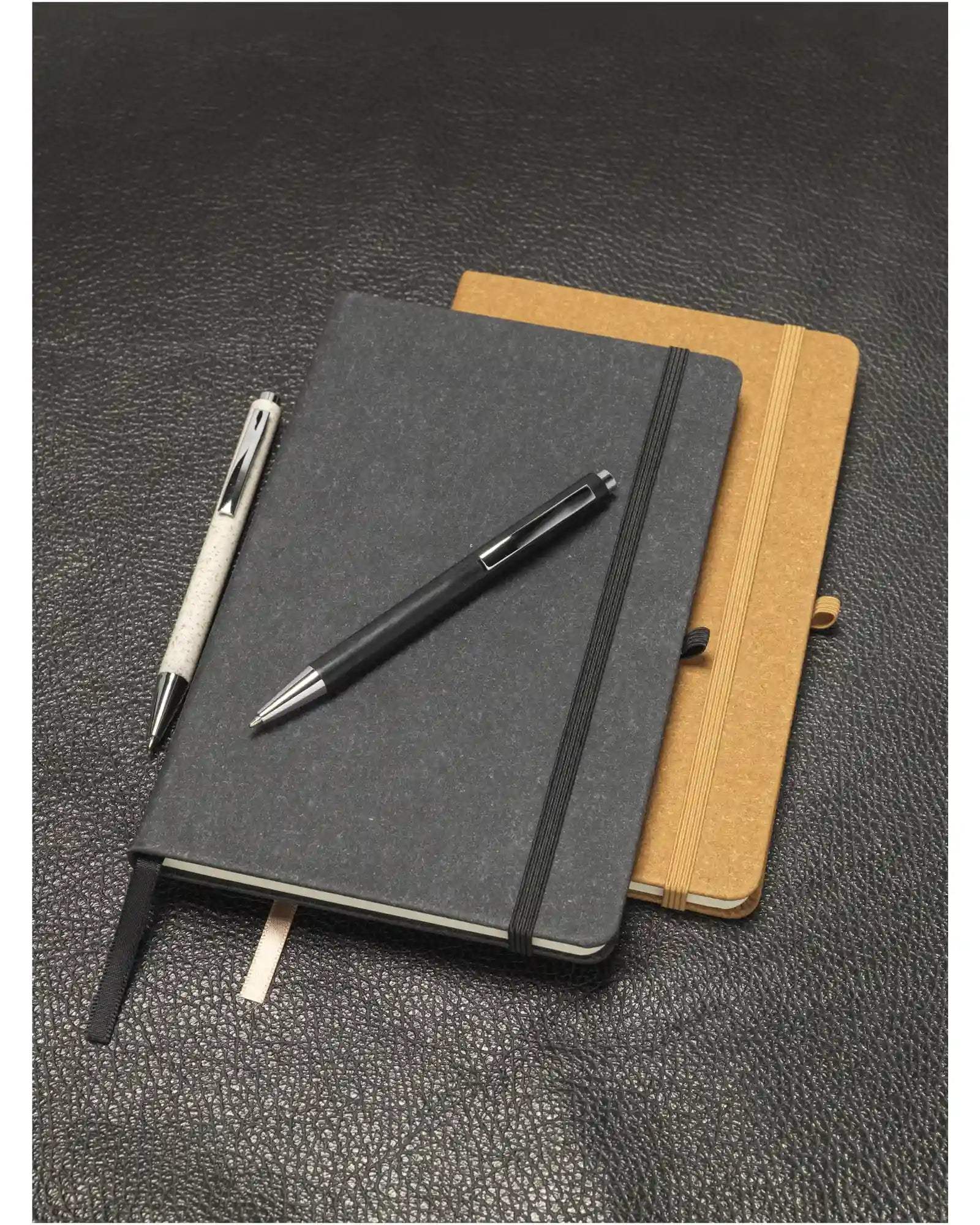 Notitieboek A5 leer met elastiek om te personaliseren - 4