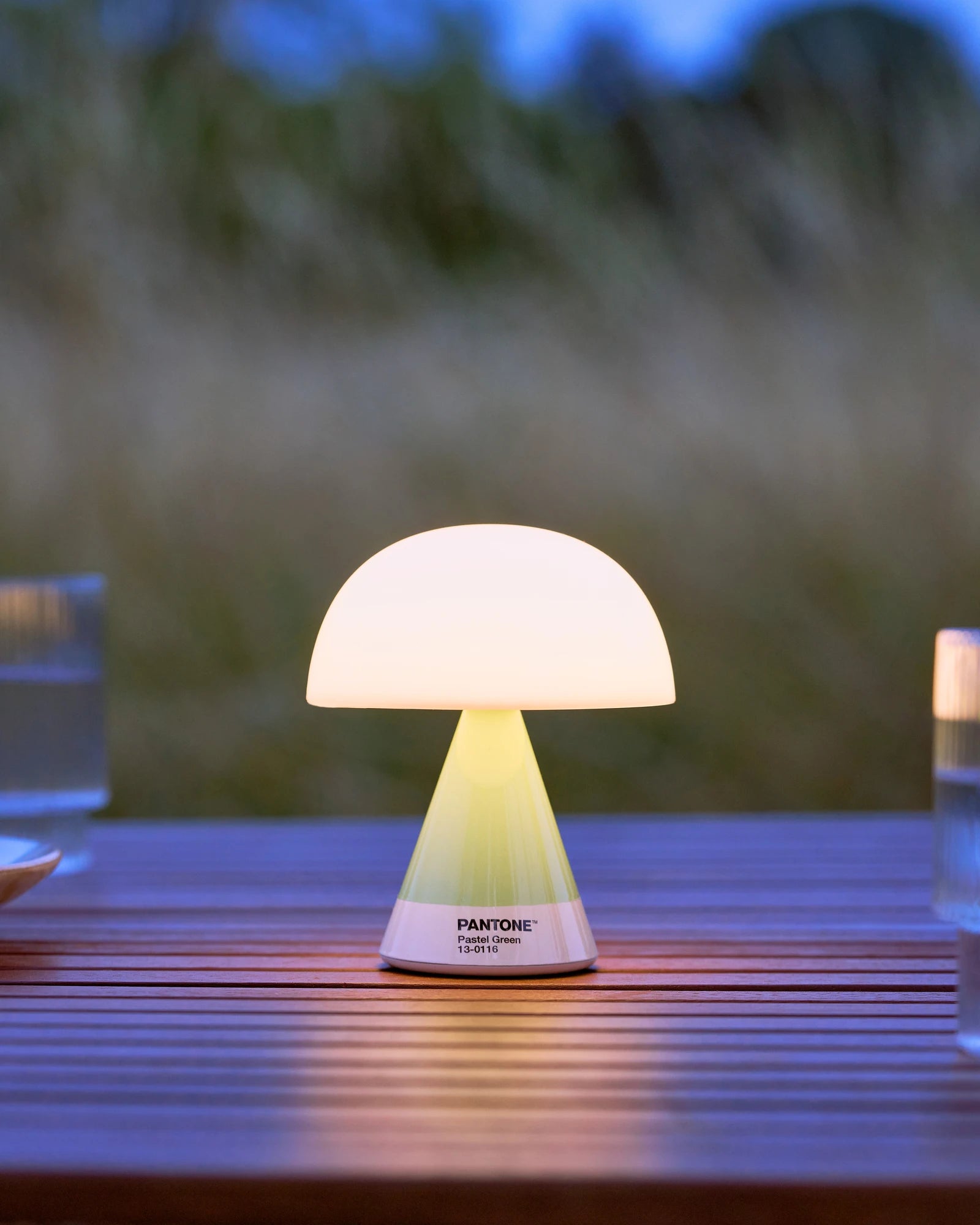 LED-lamp Lexon Mina M spatwaterdicht om te personaliseren - 31