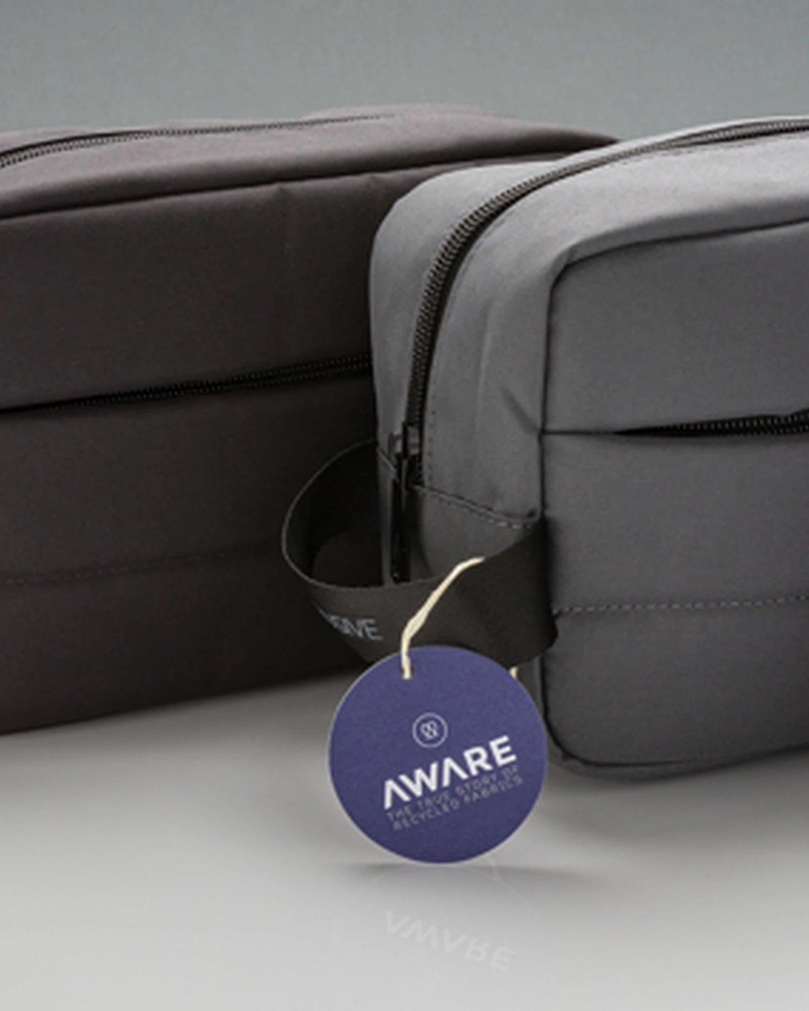 Toilettas gerecycled RPET AWARE 2,3L om te personaliseren - 18